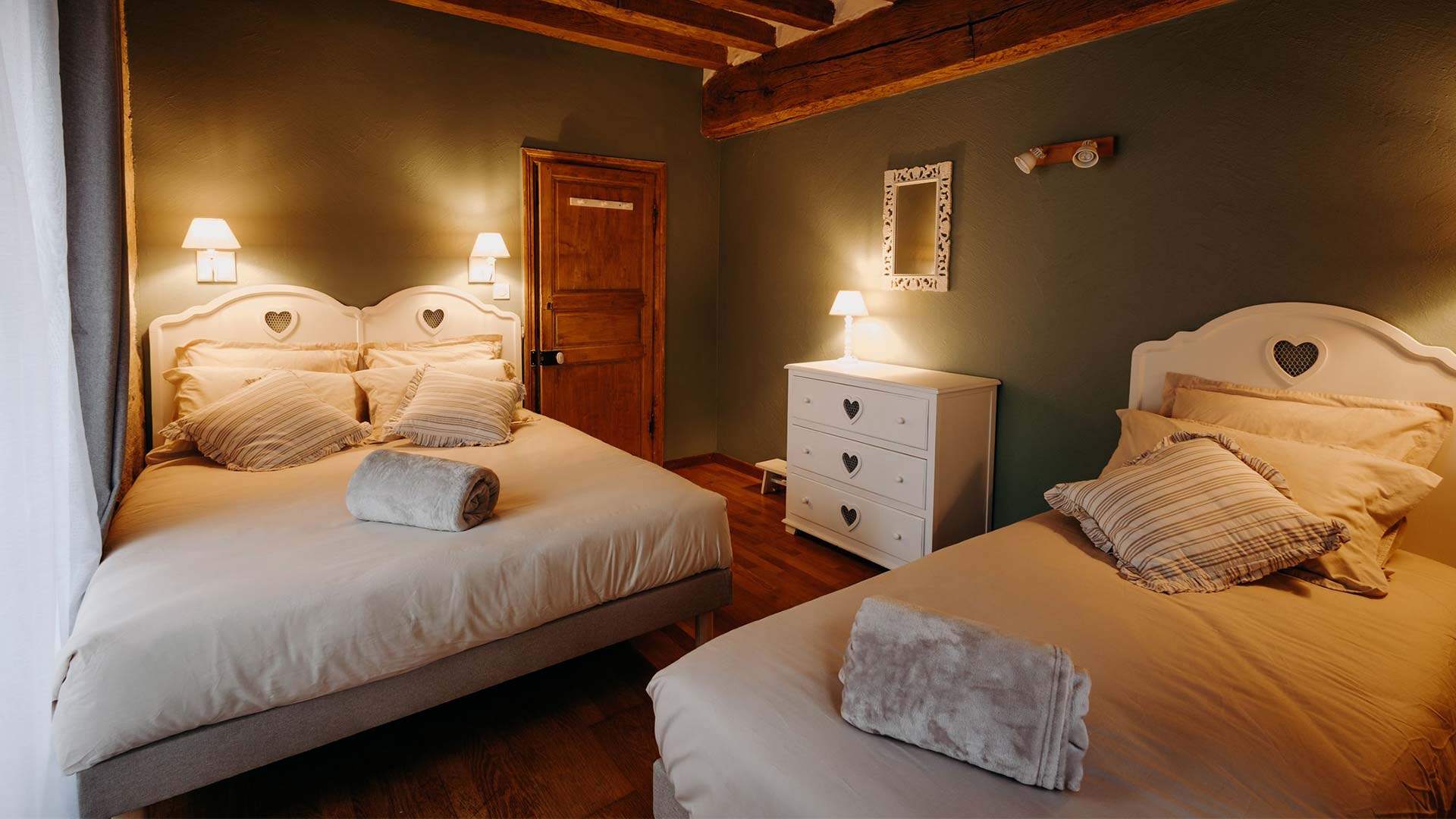 chambre parentale gite mayenne